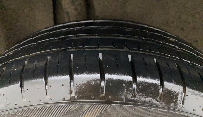 2021 Maruti Baleno ZETA PETROL 1.2, Petrol, Manual, 14,454 km, Right Rear Tyre Tread