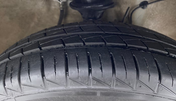 2021 Maruti Alto LXI, Petrol, Manual, 5,777 km, Right Front Tyre Tread