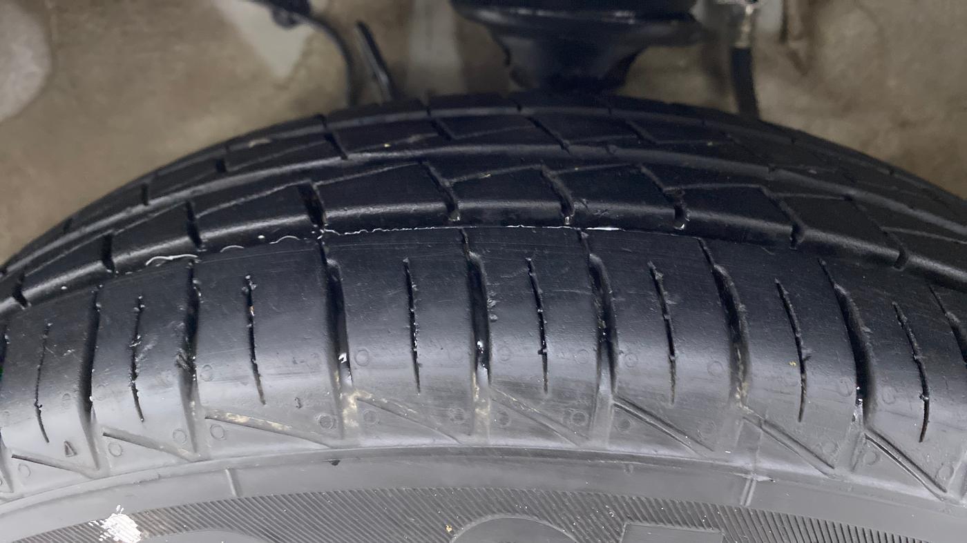 2021 Maruti Alto LXI, Petrol, Manual, 5,777 km, Left Front Tyre Tread