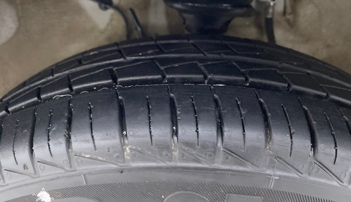 2021 Maruti Alto LXI, Petrol, Manual, 5,777 km, Left Front Tyre Tread