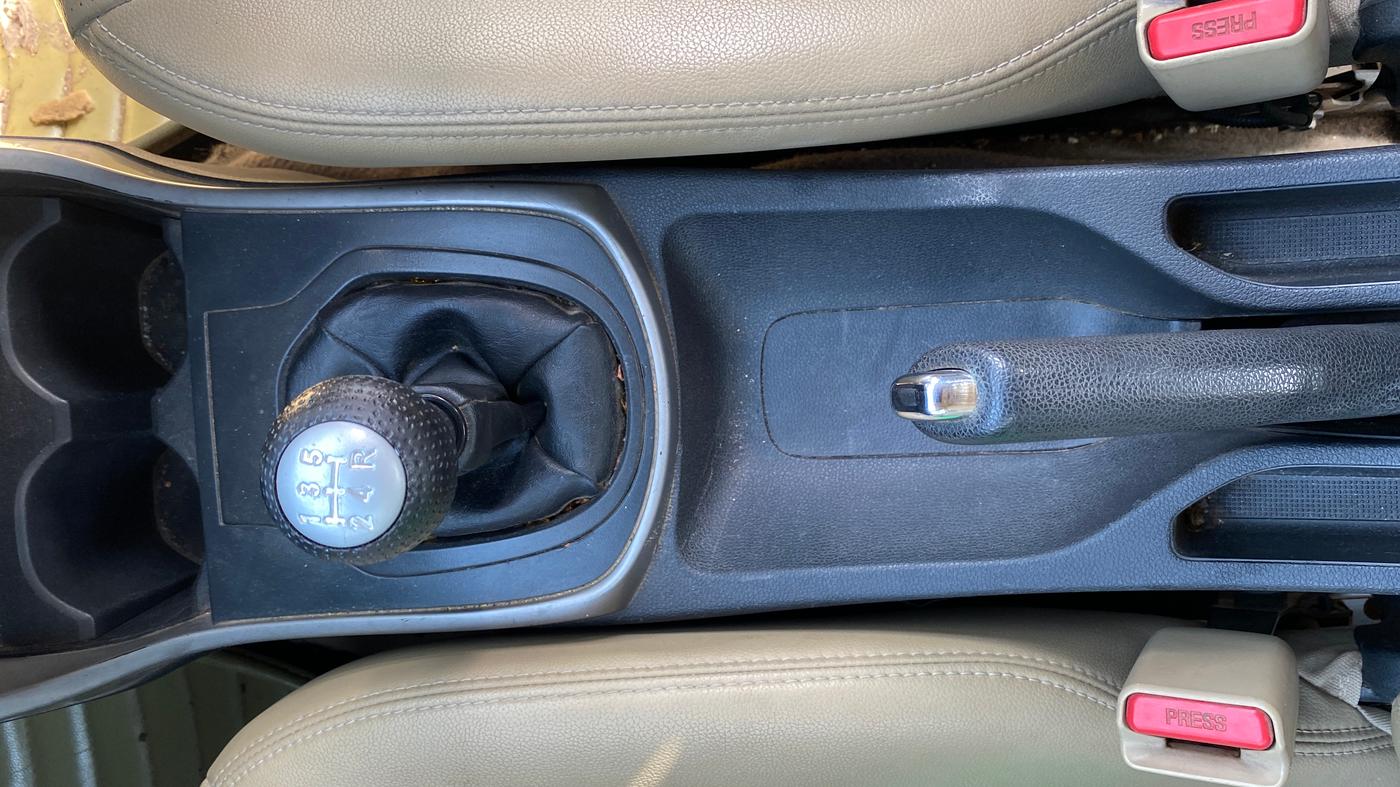 2017 Honda City 1.5L I-DTEC ZX, Diesel, Manual, 1,09,333 km, Gear Lever