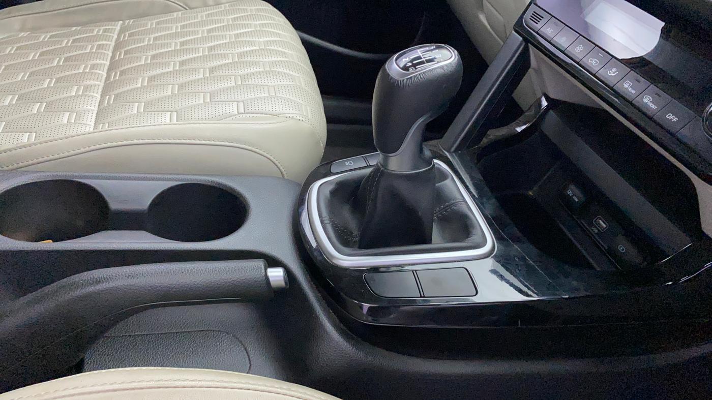 2019 KIA SELTOS HTX 1.5 PETROL, Petrol, Manual, 41,544 km, Gear Lever