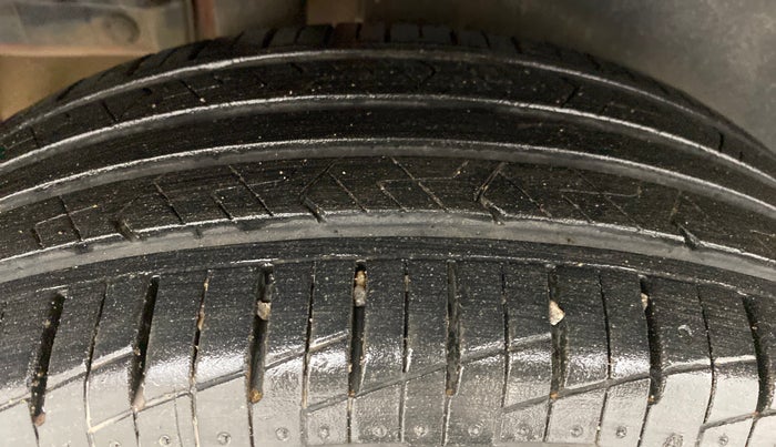 2013 Maruti Swift VDI, Diesel, Manual, 84,878 km, Right Rear Tyre Tread
