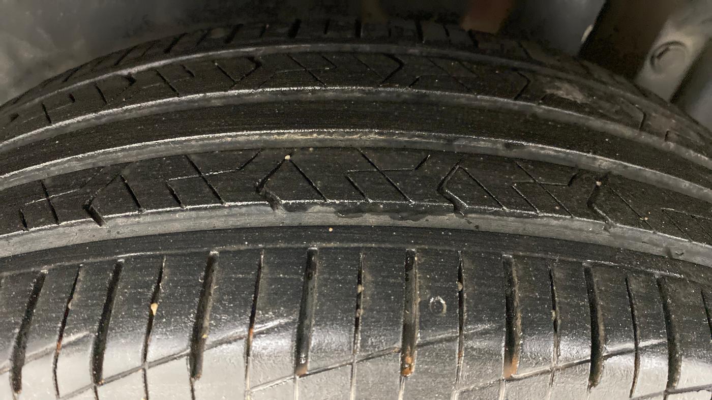 2013 Maruti Swift VDI, Diesel, Manual, 84,878 km, Left Rear Tyre Tread