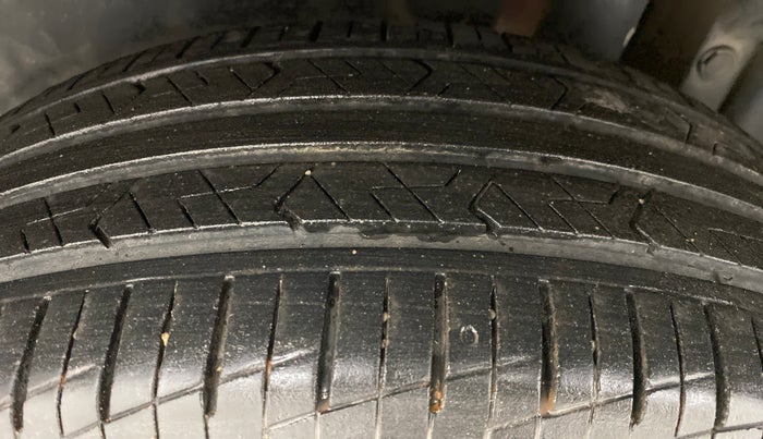 2013 Maruti Swift VDI, Diesel, Manual, 84,878 km, Left Rear Tyre Tread