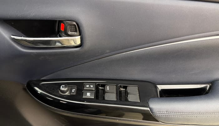 2023 Maruti Baleno ZETA PETROL 1.2, Petrol, Manual, 45,410 km, Driver Side Door Panels Control