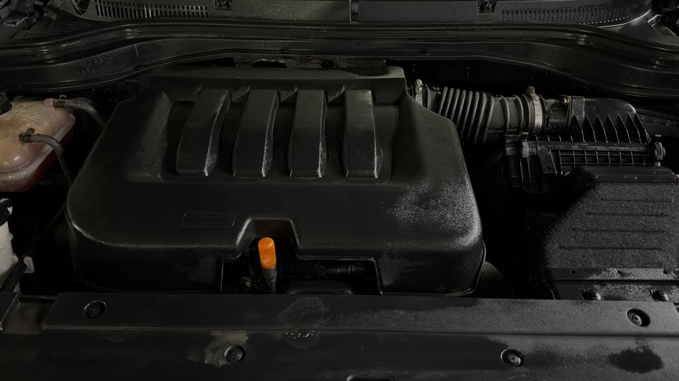 2022 Mahindra XUV700 AX 5 P AT 5 STR, Petrol, Automatic, 58,618 km, Engine View