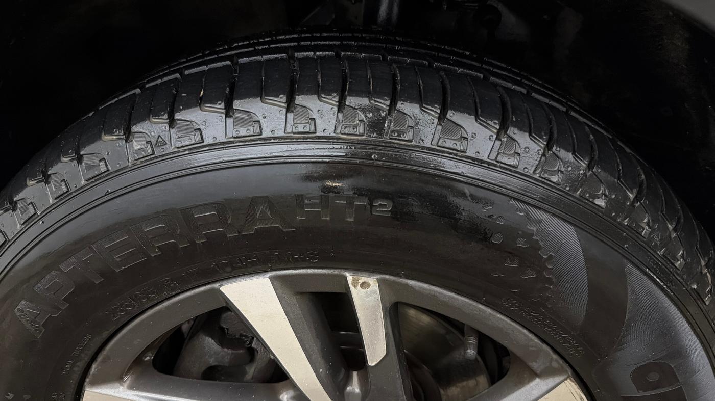 2022 Mahindra XUV700 AX 5 P AT 5 STR, Petrol, Automatic, 58,618 km, Left Front Tyre Tread