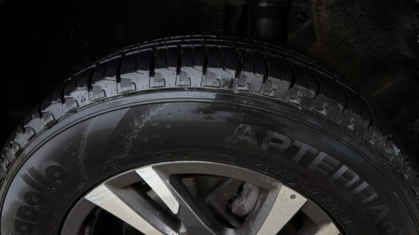 2022 Mahindra XUV700 AX 5 P AT 5 STR, Petrol, Automatic, 58,618 km, Left Rear Tyre Tread
