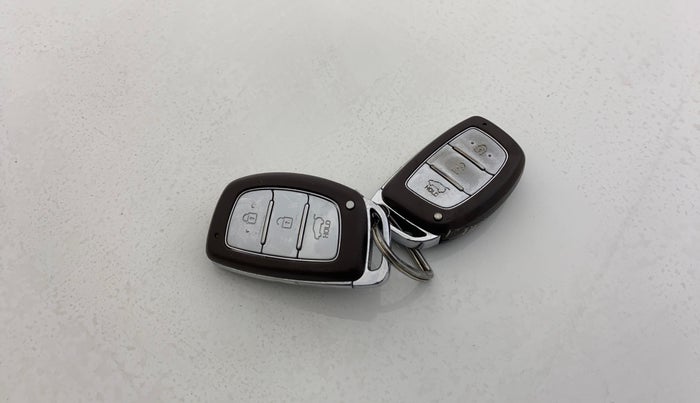 2016 Hyundai Creta SX PLUS AT 1.6 PETROL, Petrol, Automatic, 81,348 km, Key Close Up