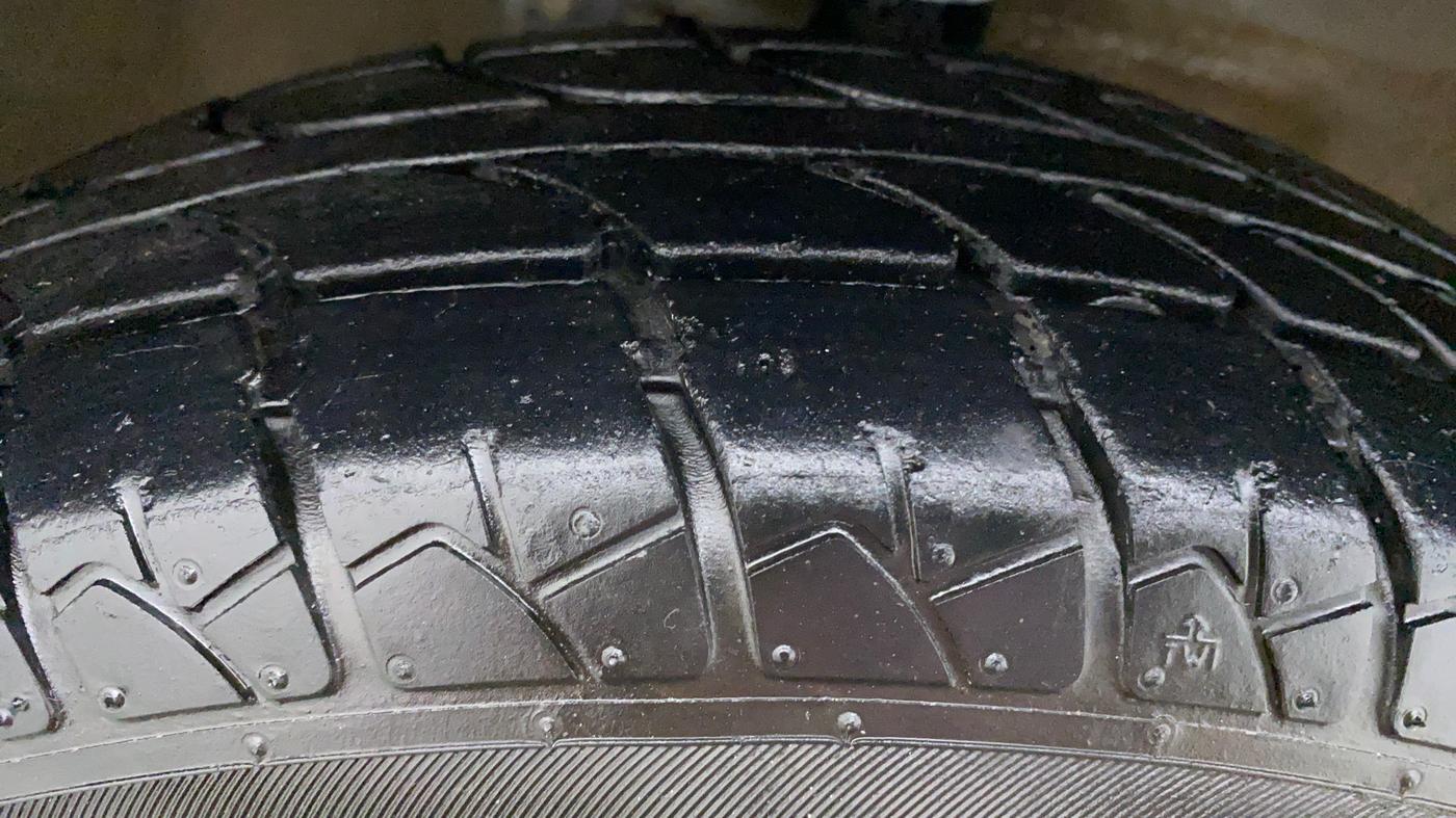 2018 Maruti Wagon R 1.0 LXI CNG, CNG, Manual, 15,299 km, Right Front Tyre Tread