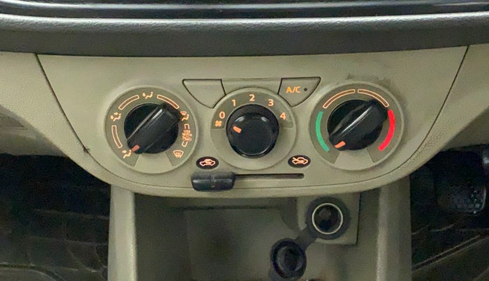 2017 Maruti Alto K10 VXI, Petrol, Manual, 70,215 km, AC Unit - Directional switch has minor damage