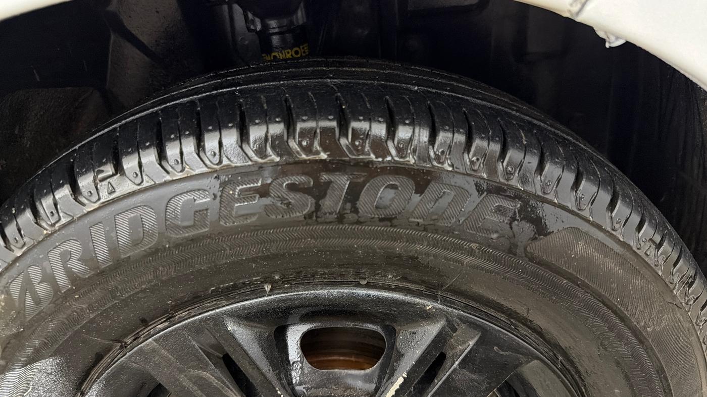 2017 Datsun Redi Go T(O) 0.8L LIMITED EDITION, CNG, Manual, 50,085 km, Right Front Tyre Tread