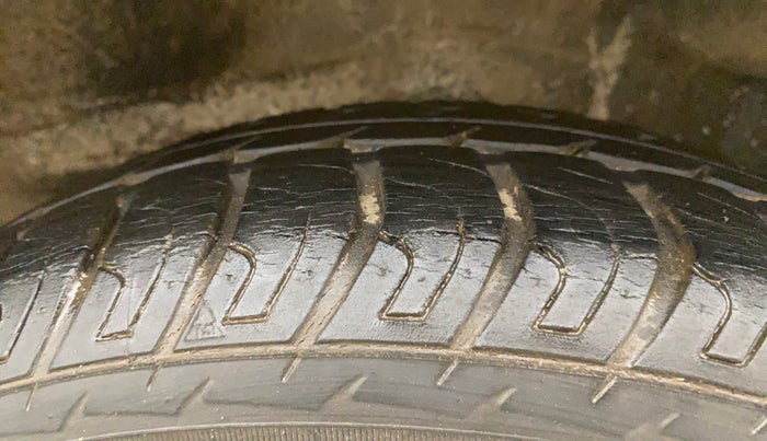 2016 Maruti Wagon R 1.0 VXI AMT, Petrol, Automatic, 14,465 km, Left Rear Tyre Tread