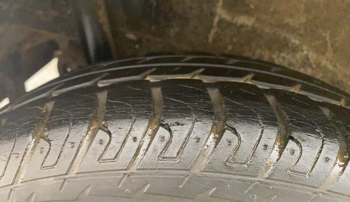 2016 Maruti Wagon R 1.0 VXI AMT, Petrol, Automatic, 14,465 km, Right Rear Tyre Tread