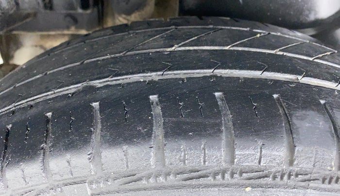 2014 Maruti Swift Dzire LDI, Diesel, Manual, 80,740 km, Right Rear Tyre Tread