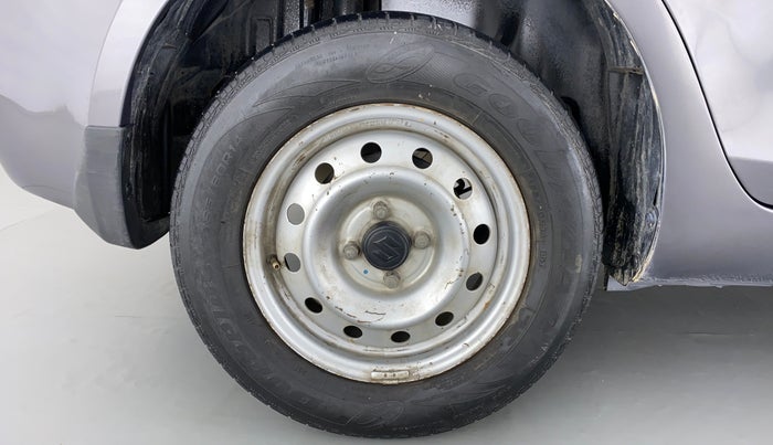 2014 Maruti Swift Dzire LDI, Diesel, Manual, 80,740 km, Right Rear Wheel