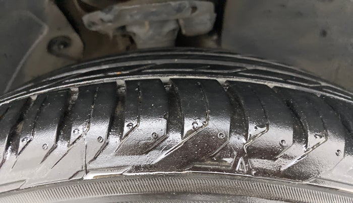 2018 Hyundai Tucson GLS 2WD AT PETROL, Petrol, Automatic, 62,523 km, Right Front Tyre Tread