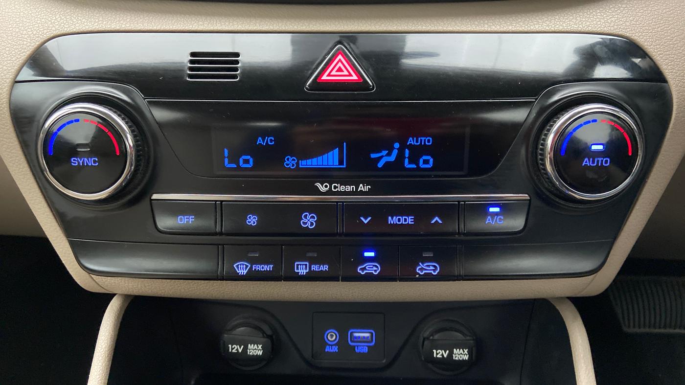 2018 Hyundai Tucson GLS 2WD AT PETROL, Petrol, Automatic, 62,523 km, Automatic Climate Control