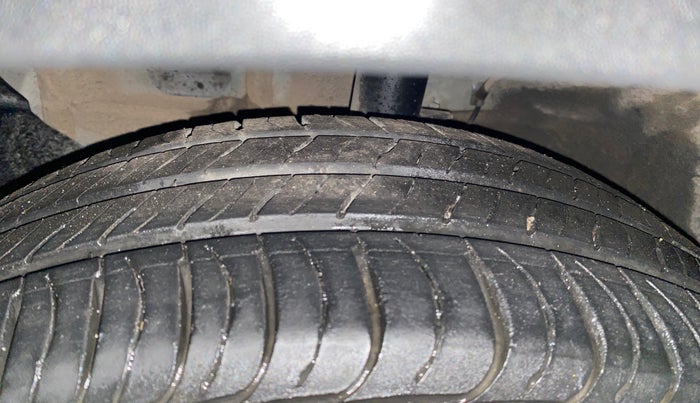 2023 KIA SELTOS  HTK 1.5 PETROL MT, Petrol, Manual, 15,174 km, Left Front Tyre Tread