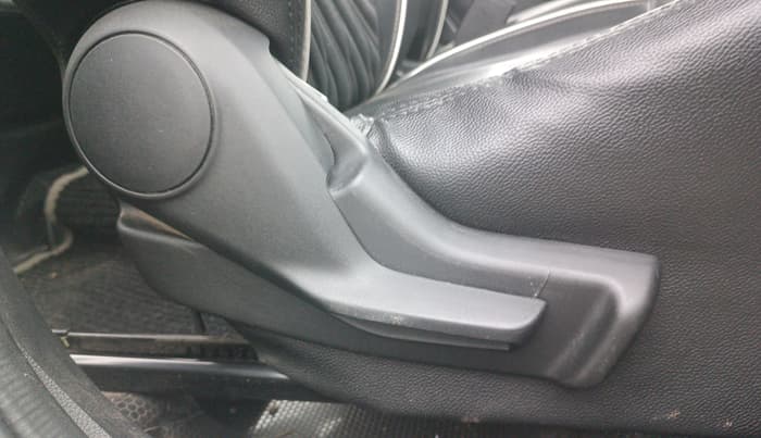 2020 Maruti Swift LXI, Petrol, Manual, 32,865 km, Driver Side Adjustment Panel