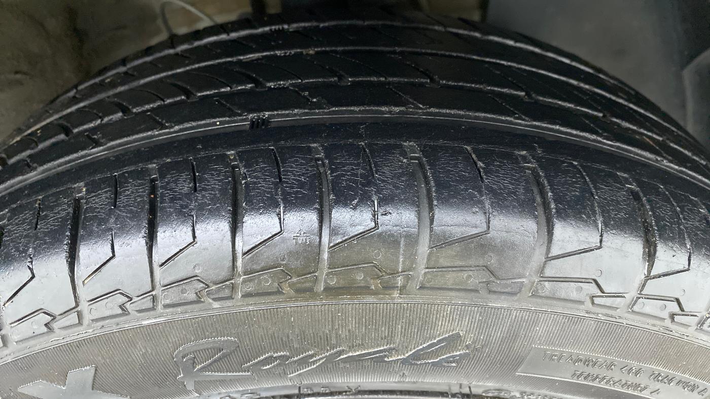 2020 Hyundai VENUE SX 1.0 GDI IMT, Petrol, Manual, 26,667 km, Right Front Tyre Tread