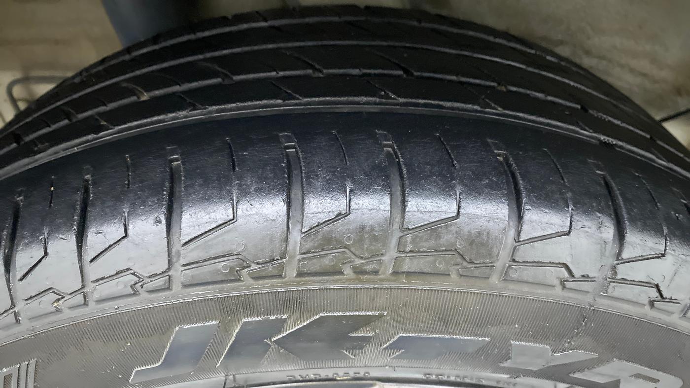 2020 Hyundai VENUE SX 1.0 GDI IMT, Petrol, Manual, 26,667 km, Right Rear Tyre Tread