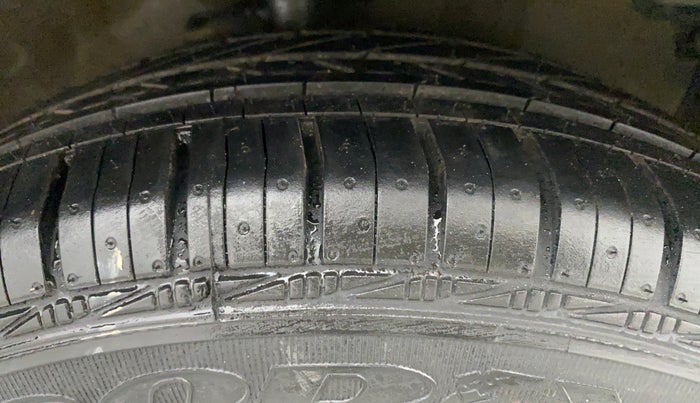 2016 Maruti Celerio ZXI AMT, Petrol, Automatic, 22,761 km, Right Front Tyre Tread