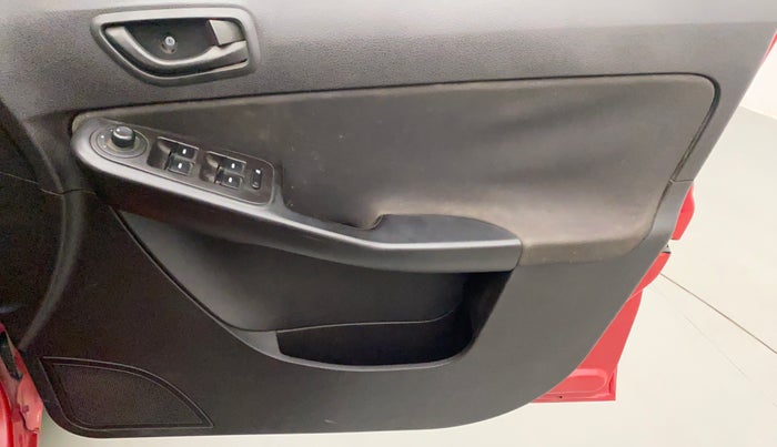 2015 Tata Bolt XMS REVOTRON, Petrol, Manual, 60,878 km, Driver Side Door Panels Control