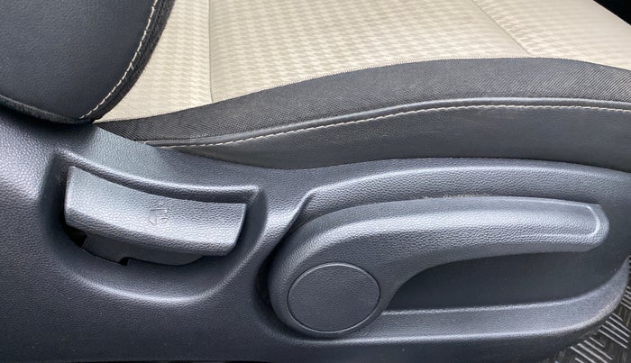 2019 Hyundai Elite i20 1.2 SPORTS PLUS VTVT, Petrol, Manual, 33,931 km, Driver Side Adjustment Panel