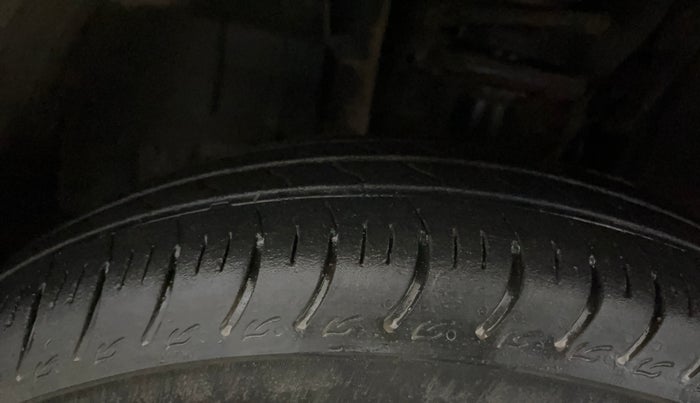 2020 Renault TRIBER RXL MT, Petrol, Manual, 59,676 km, Left Front Tyre Tread