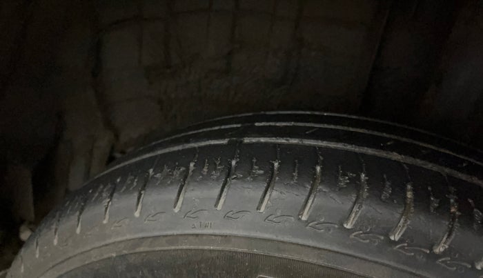 2020 Renault TRIBER RXL MT, Petrol, Manual, 59,676 km, Left Rear Tyre Tread