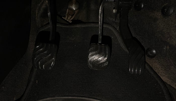 2020 Renault TRIBER RXL MT, Petrol, Manual, 59,676 km, Pedals