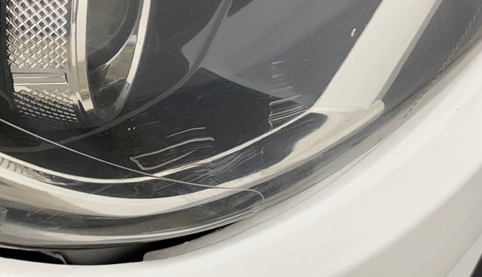 2020 Renault TRIBER RXZ, Petrol, Manual, 77,180 km, Right headlight - Minor scratches