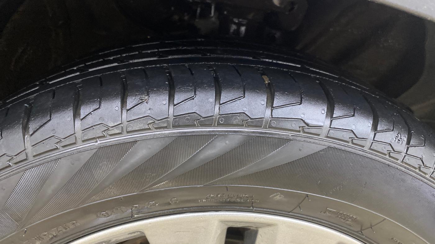 2022 KIA SELTOS HTX IVT 1.5 PETROL, Petrol, Automatic, 43,097 km, Right Front Tyre Tread