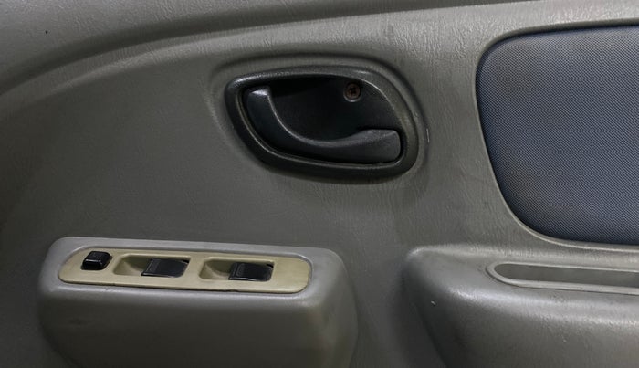 2014 Maruti Alto K10 VXI, Petrol, Manual, 58,982 km, Driver Side Door Panels Control