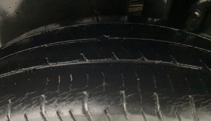 2017 Maruti Swift VDI ABS, Diesel, Manual, 1,22,160 km, Left Rear Tyre Tread