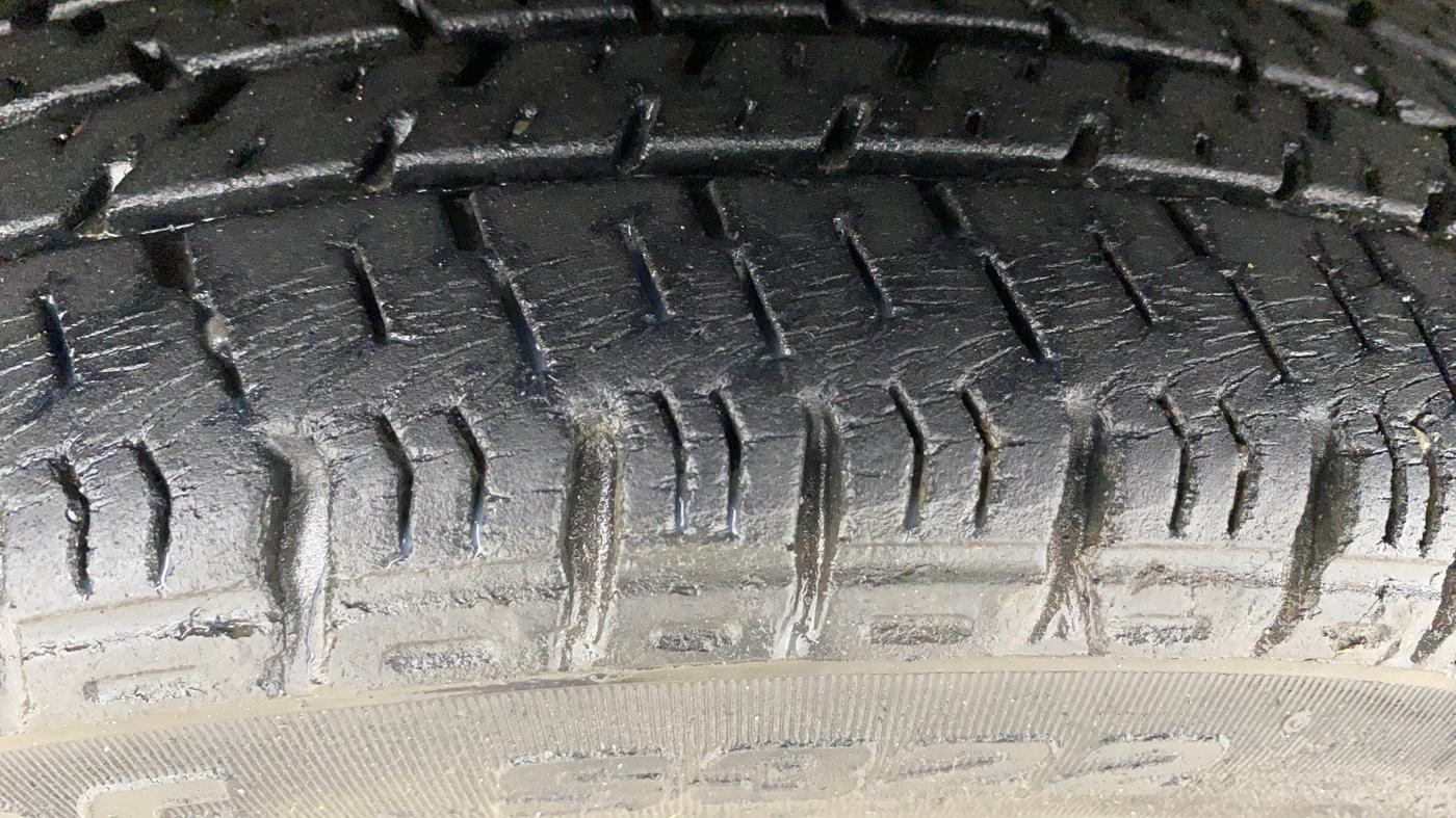 2016 Maruti Alto K10 VXI, Petrol, Manual, 27,435 km, Left Front Tyre Tread