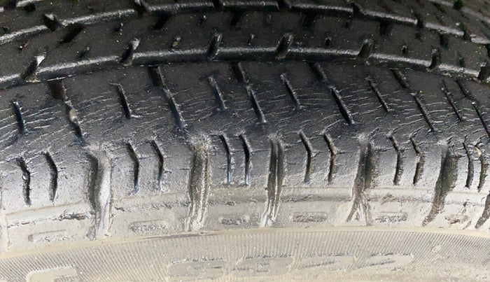 2016 Maruti Alto K10 VXI, Petrol, Manual, 27,372 km, Left Front Tyre Tread