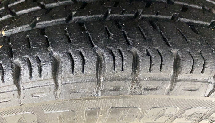 2016 Maruti Alto K10 VXI, Petrol, Manual, 27,372 km, Left Rear Tyre Tread