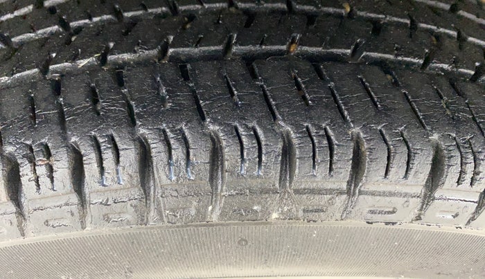2016 Maruti Alto K10 VXI, Petrol, Manual, 27,372 km, Right Rear Tyre Tread