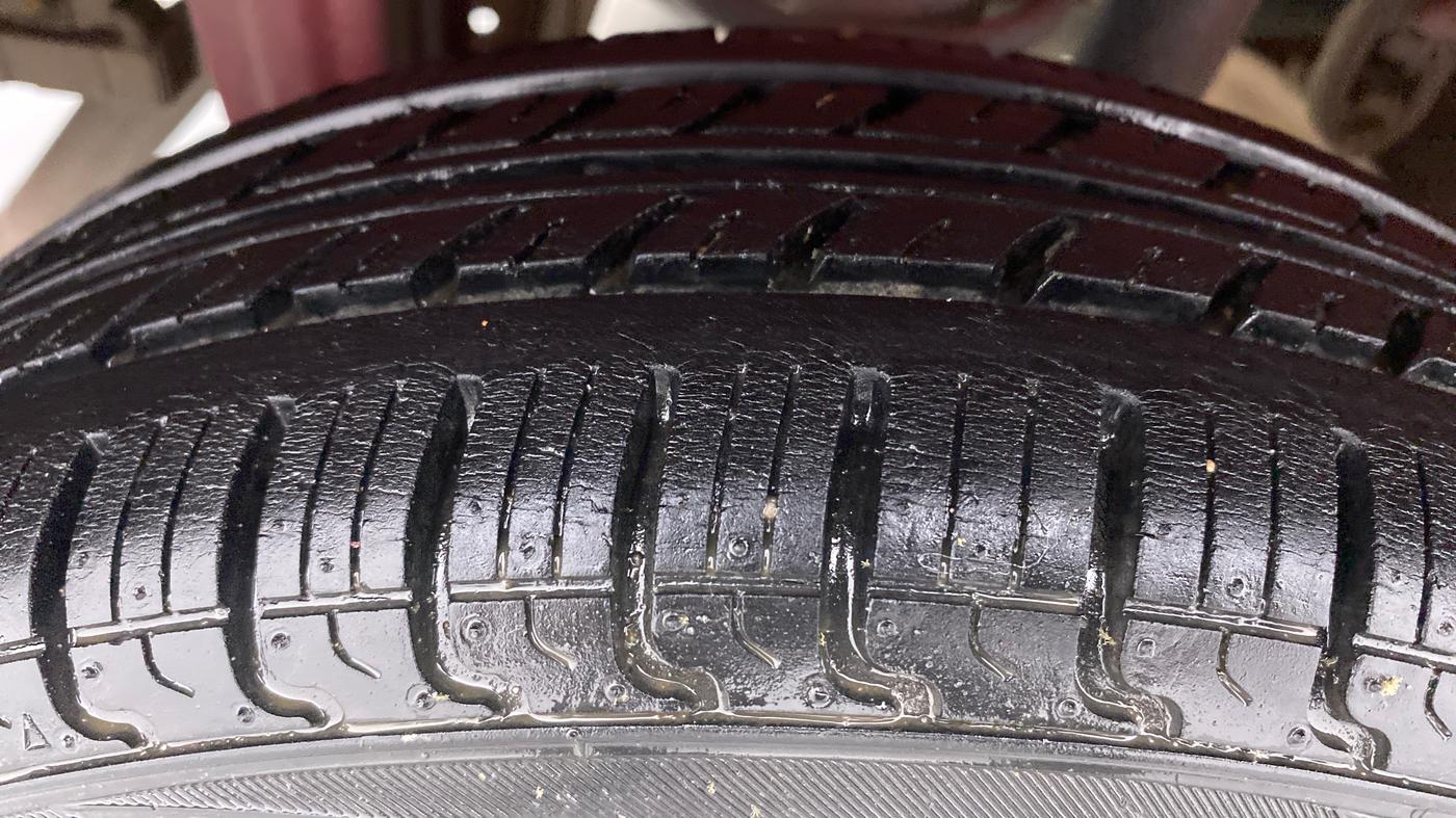 2010 Maruti Zen Estilo VXI, Petrol, Manual, 44,982 km, Right Rear Tyre Tread