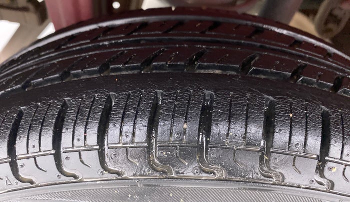 2010 Maruti Zen Estilo VXI, Petrol, Manual, 44,982 km, Right Rear Tyre Tread