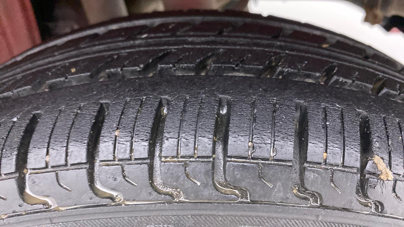 2010 Maruti Zen Estilo VXI, Petrol, Manual, 44,982 km, Left Rear Tyre Tread