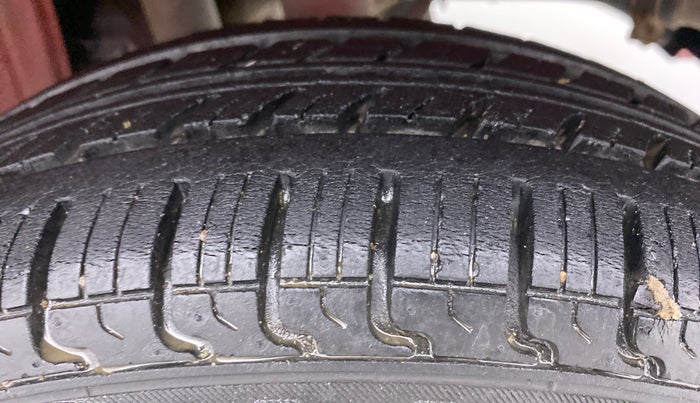 2010 Maruti Zen Estilo VXI, Petrol, Manual, 44,982 km, Left Rear Tyre Tread