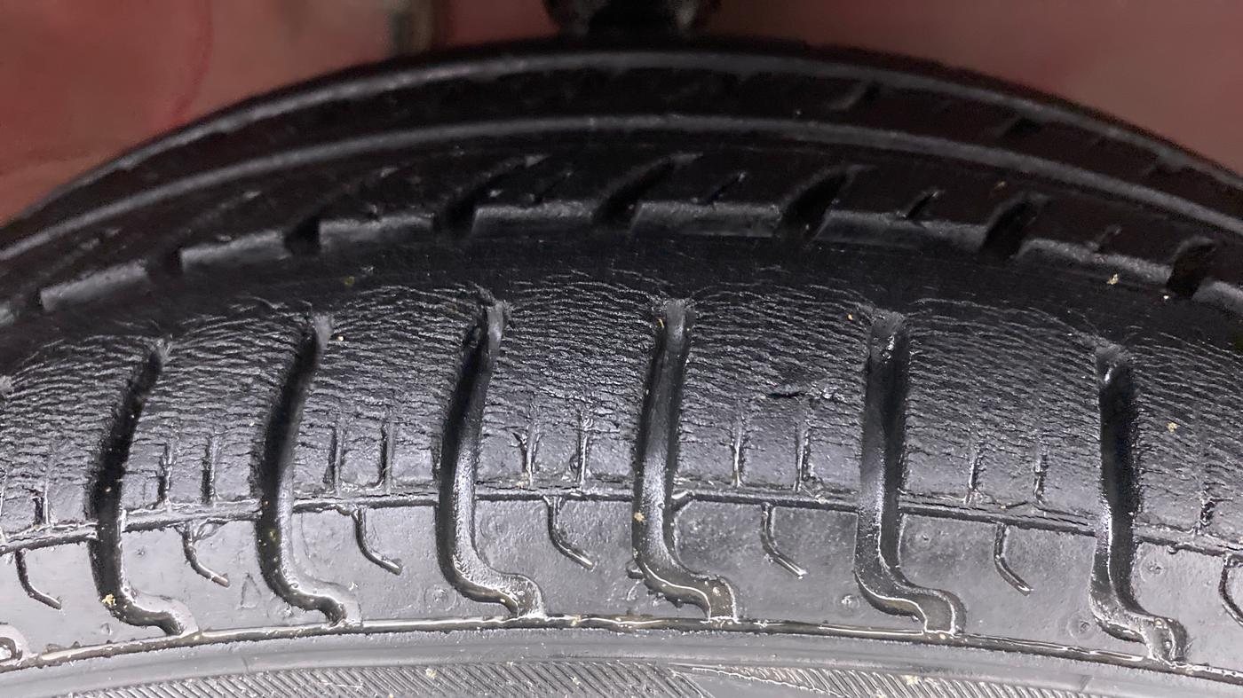 2010 Maruti Zen Estilo VXI, Petrol, Manual, 44,982 km, Right Front Tyre Tread