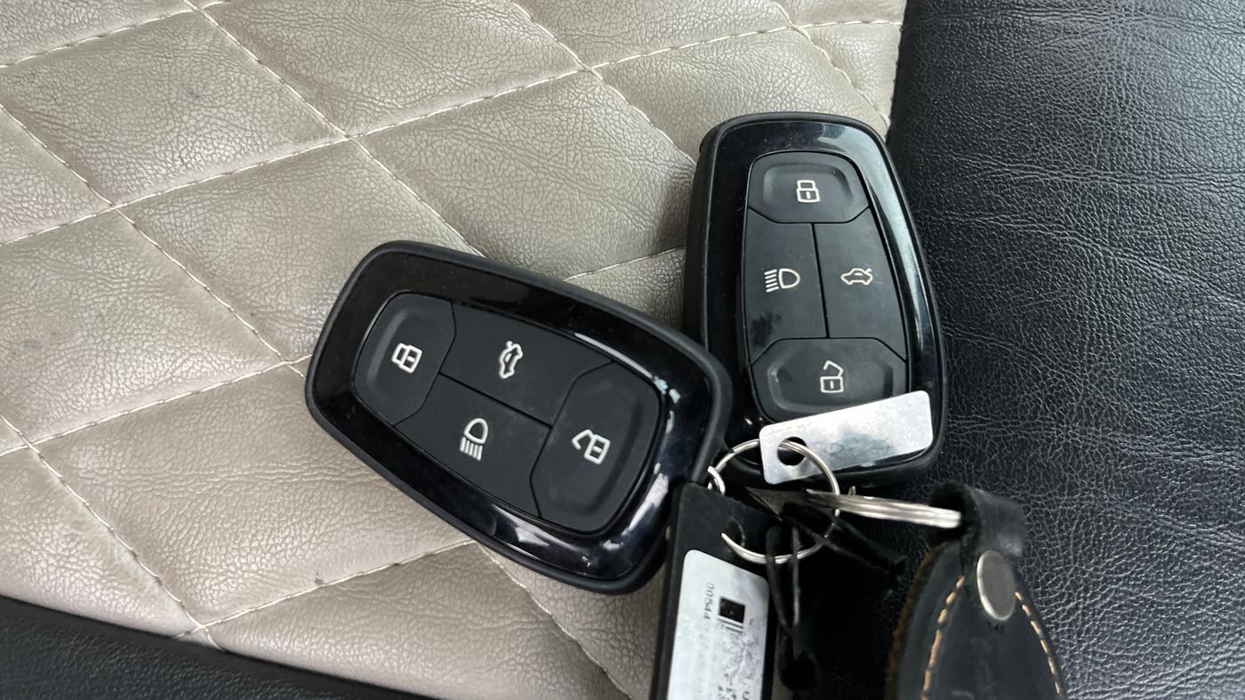 2023 Tata ALTROZ XZA, Petrol, Automatic, 50,540 km, Key Close Up