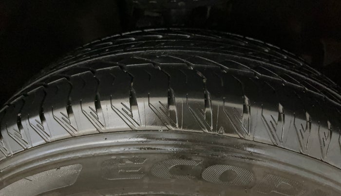 2022 Tata Safari XT PLUS, Diesel, Manual, 69,692 km, Right Front Tyre Tread