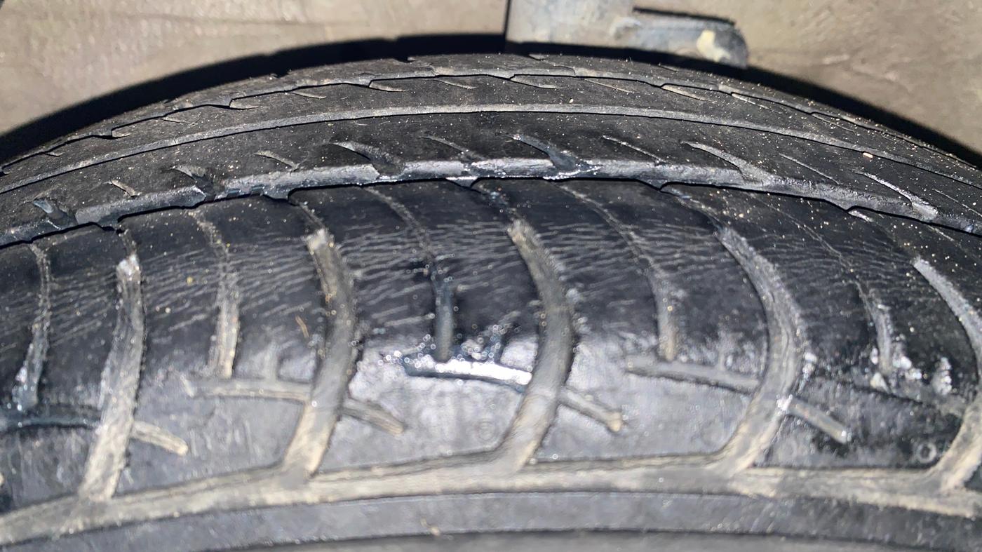 2016 Maruti Celerio VXI CNG, CNG, Manual, 1,09,958 km, Left Front Tyre Tread