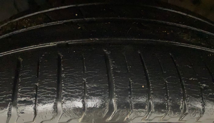 2017 Hyundai Verna 1.6 EX PETROL, Petrol, Manual, 42,658 km, Left Front Tyre Tread